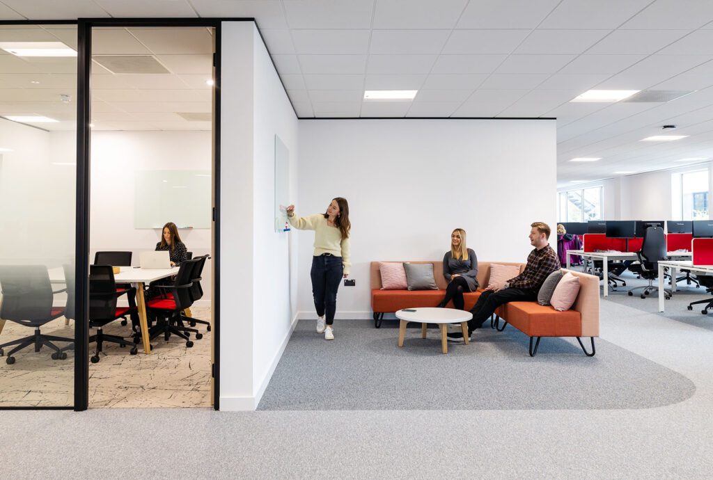 5 modern office and workspace trends - Interaction